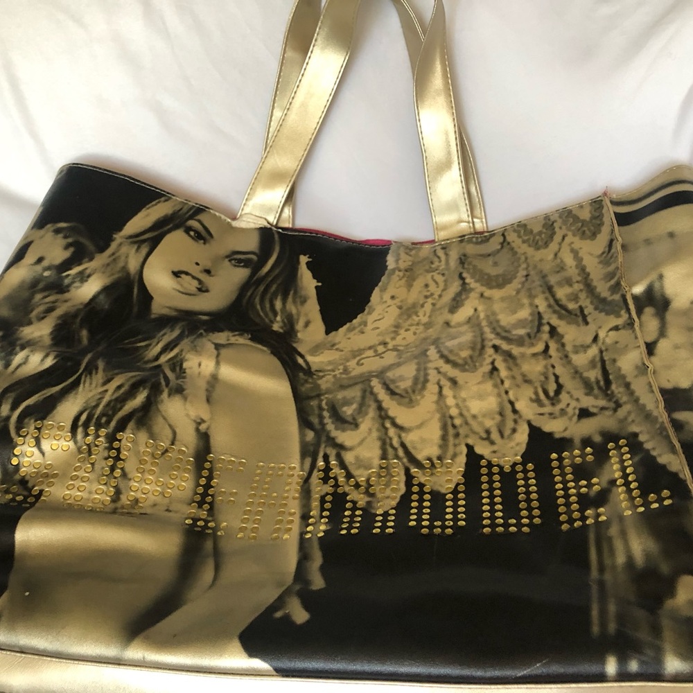 Victoria Secret  Supermodel Alessandra Ambrosio